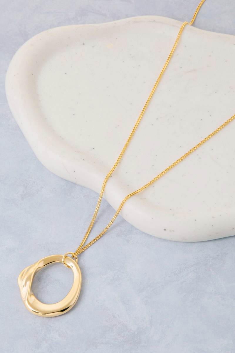 Oval Cutout Pendant Dainty Chain Necklace