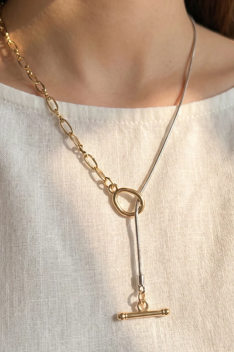 Asymmetric Chain Toggle Lariat Necklace