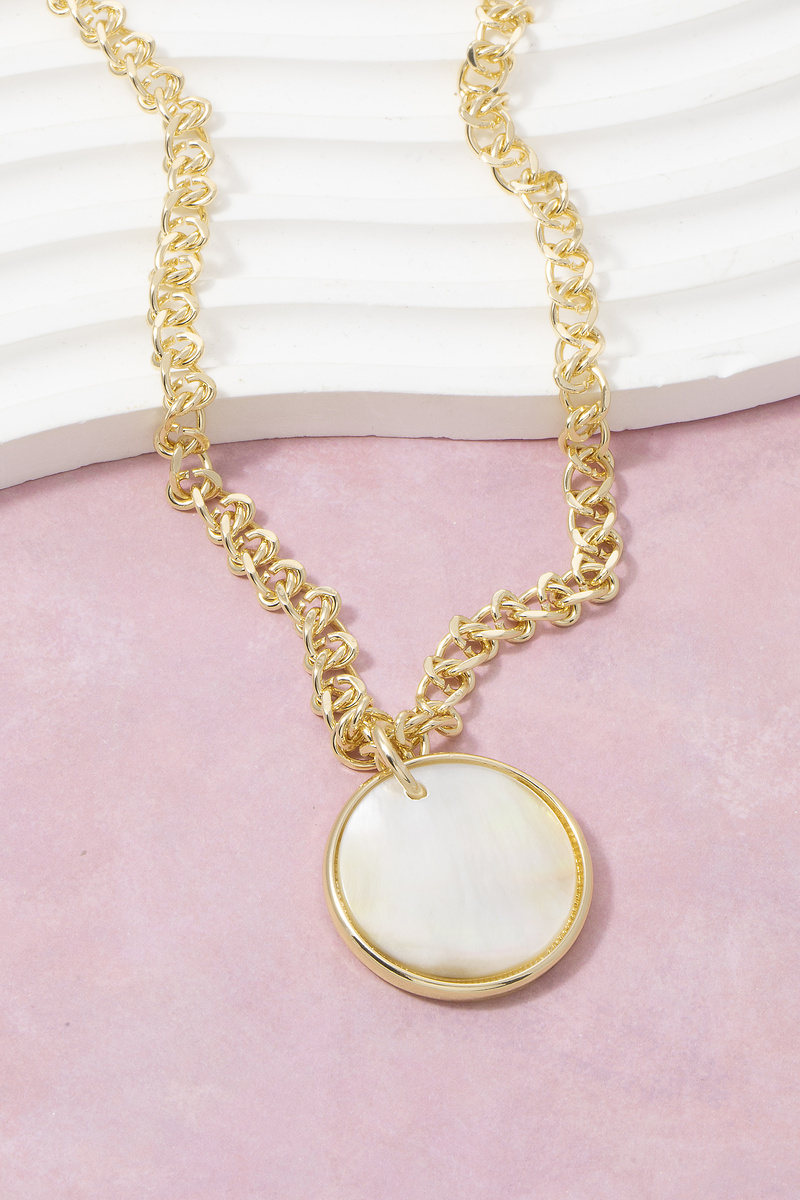 Round Mother Of Pearl Pendant Rope Chain Necklace