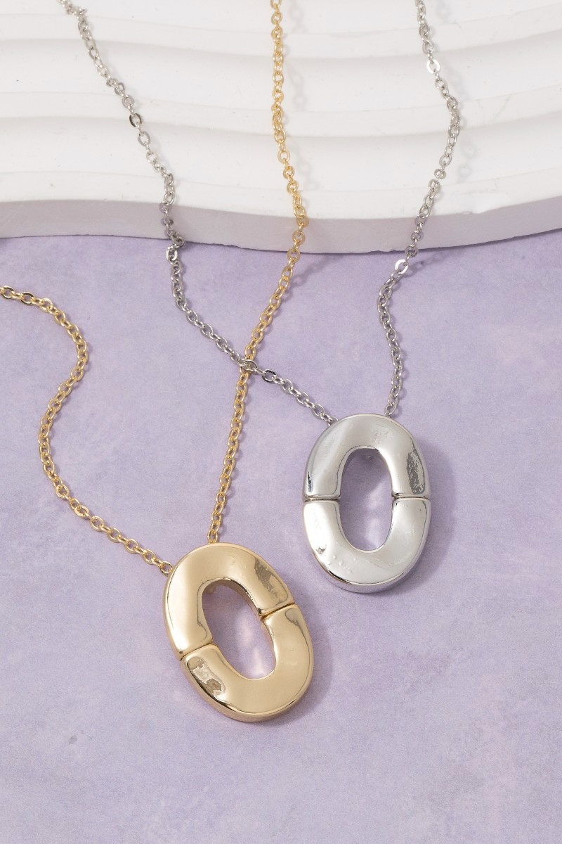 Open Oval Ring Pendant Necklace