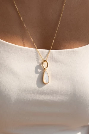 Mother Of Pearl Teardrop Pendant Necklace