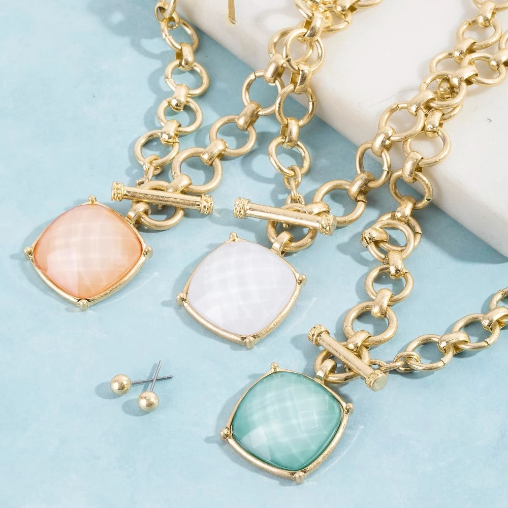 Large Square Faceted Stone Pendant Toggle Chain Necklace