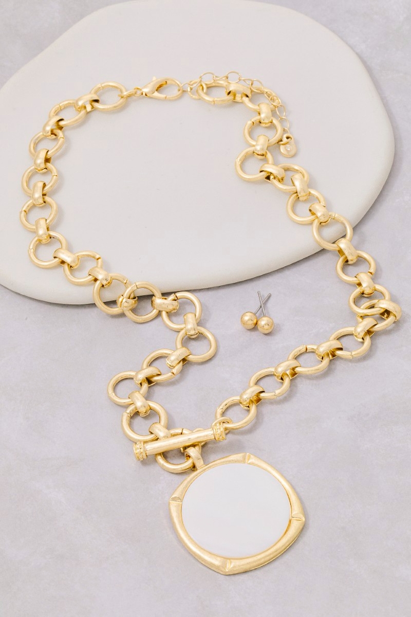 Rounded Mother Of Pearl Disc Pendant Necklace  Set