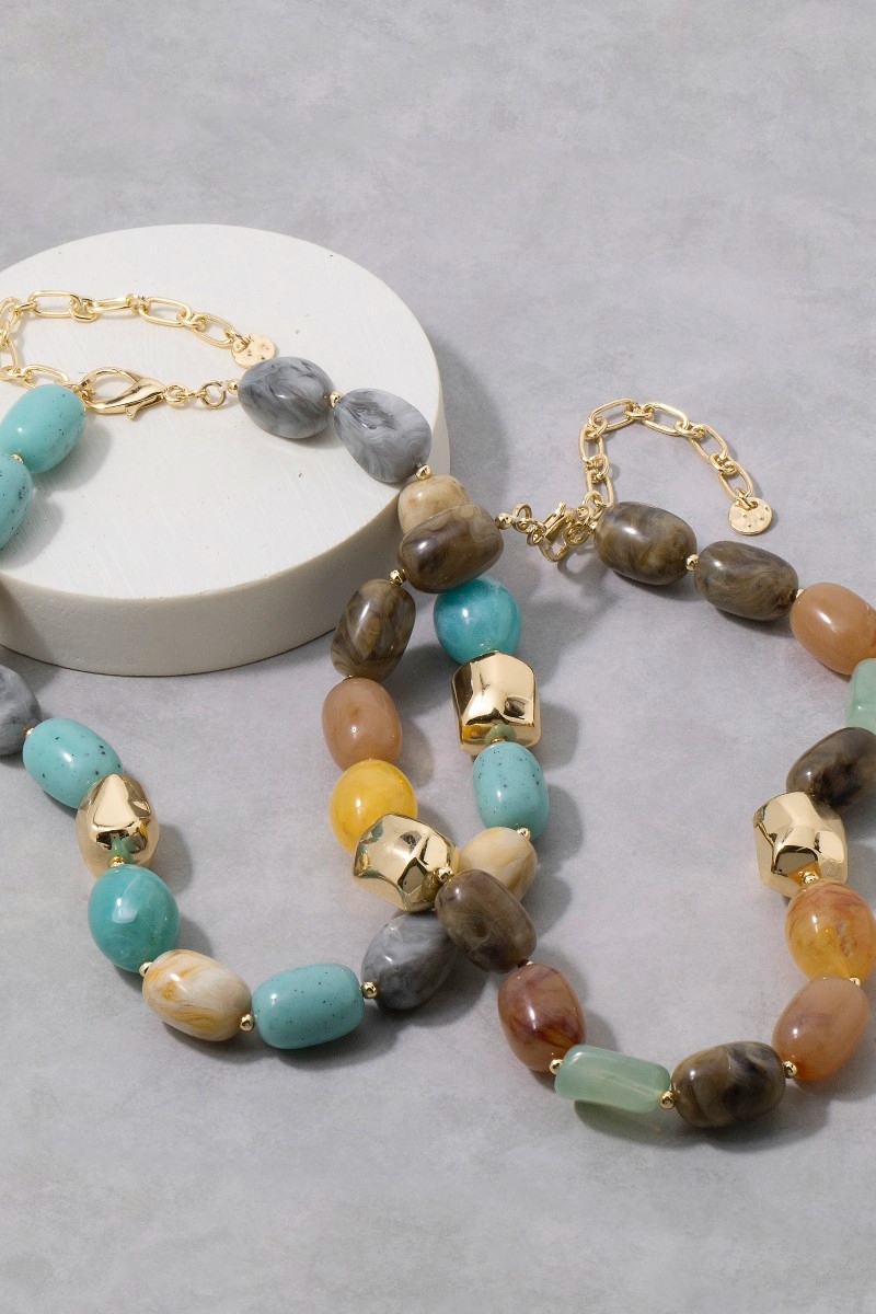 Chunk Marble Resin And Metallic Beads Necklace