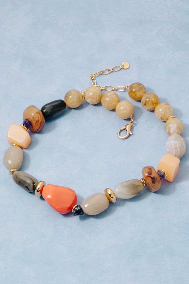 Resin Stones And Metallic Tubes Beaded Necklace
