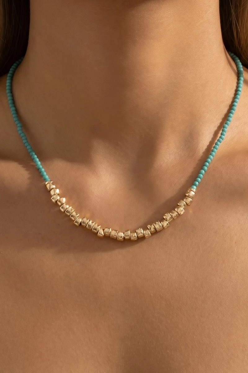 Metallic And Faceted Glass Beaded Necklace