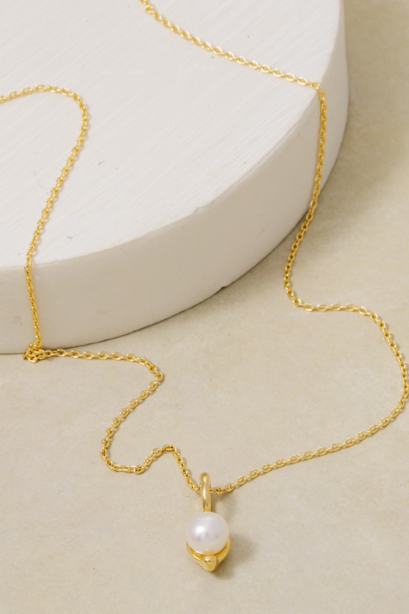 Pearl Drop Pendant Necklace