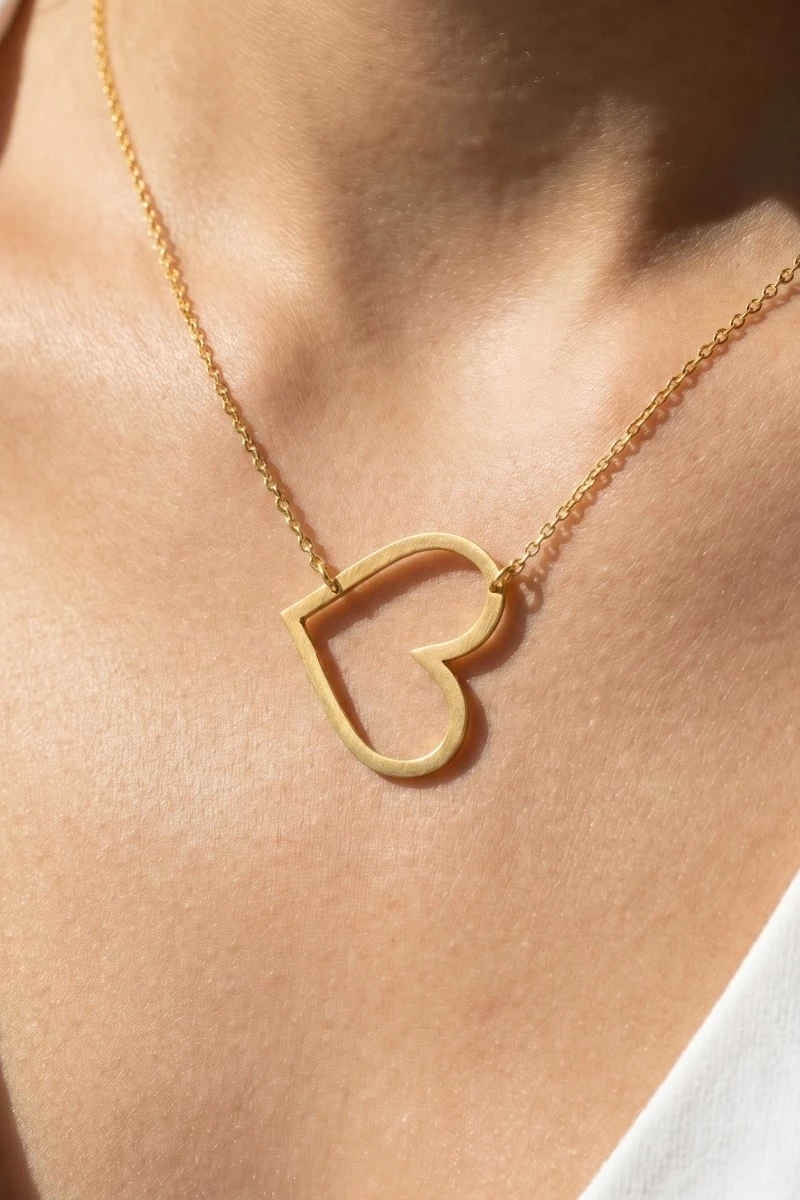 Heart Cutout Pendant Necklace