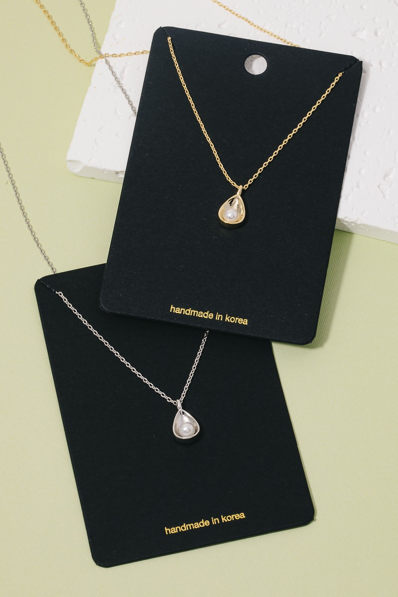 Pearl Set Teardrop Pendant Necklace