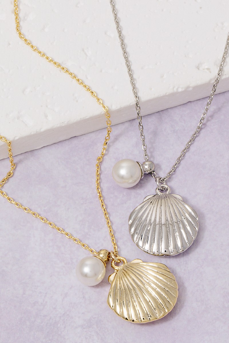 Pearla And Clam Shell Pendant Necklace