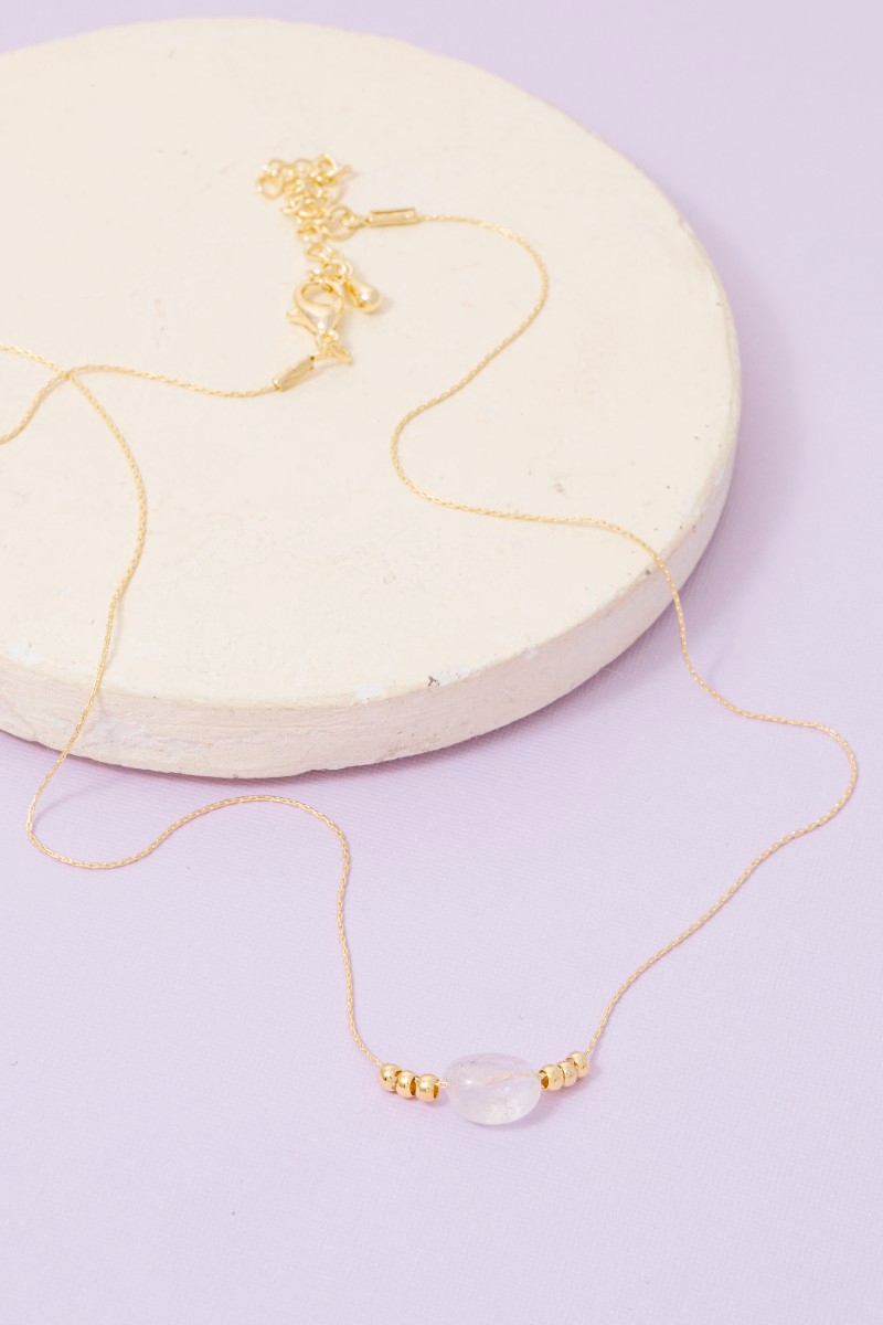 Polished Oval Stone And Beads Pendant Necklace