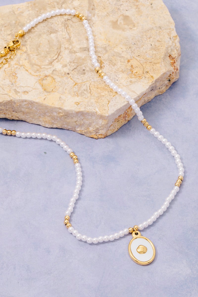 Stainless Steel Mother Of Pearl Clam Shell Oval Pendant Necklace