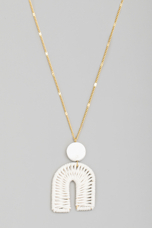 Threaded U Pendant Chain Necklace