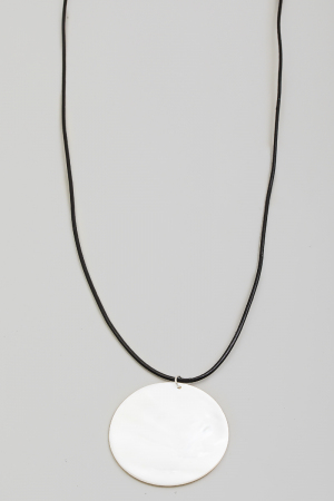 Mother Of Pearl Disc Pendant Thread Necklace