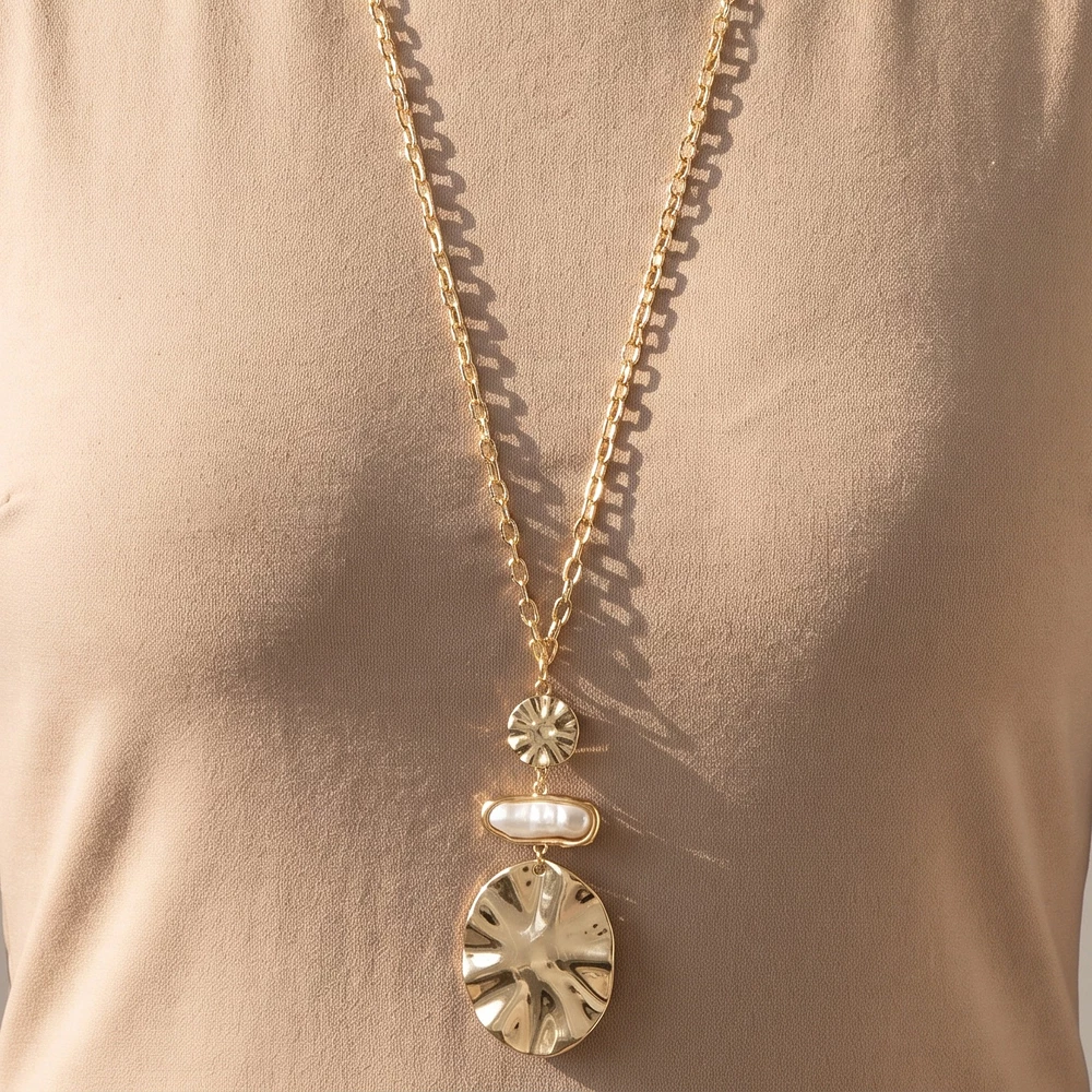 Three Pendant Long Chain Necklace With Pearl