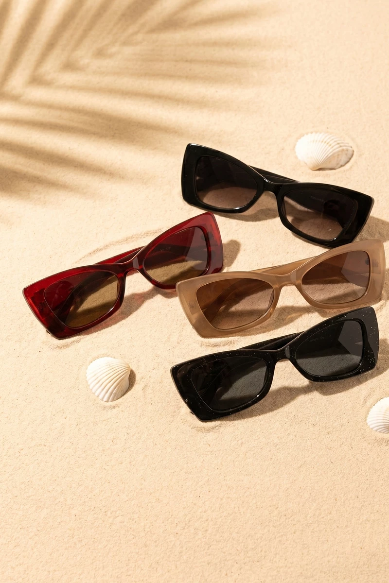 Bold Angular Cat Eye Wire Brow Sunglasses
