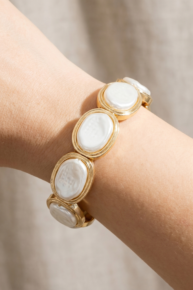 Oval Pearl Resin Station Stretch Bracelet
