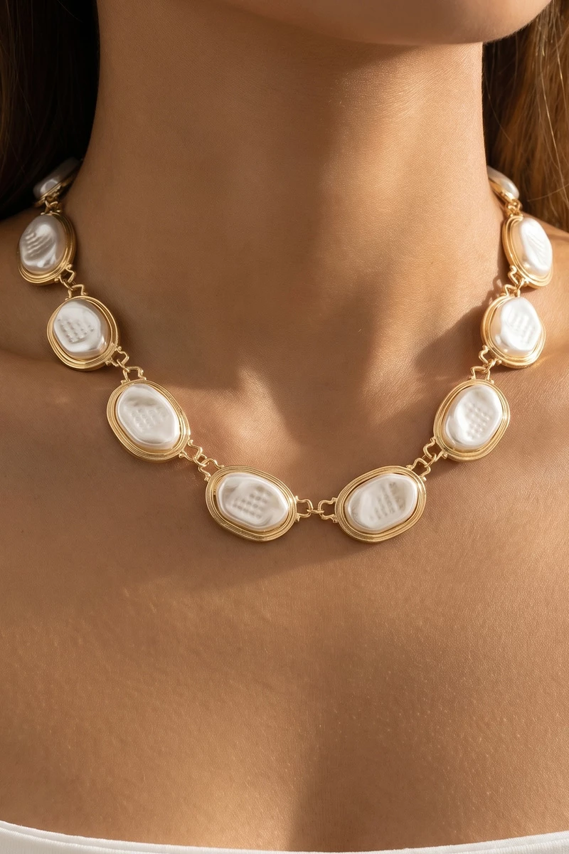 Framed Baroque Pearl Choker Necklace