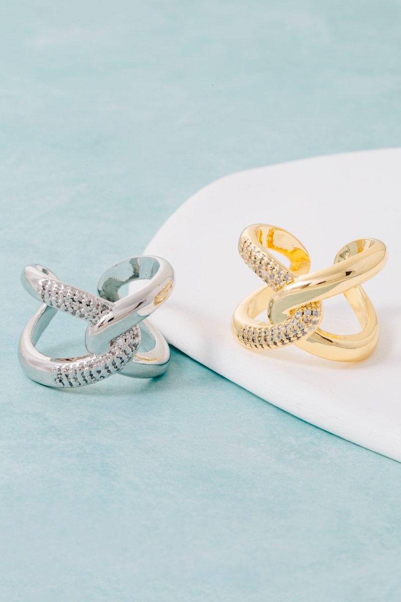 Pave Metallic Loop Link Ring