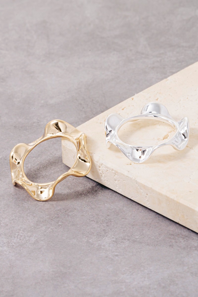 Metallic Sculpted Wave Ring