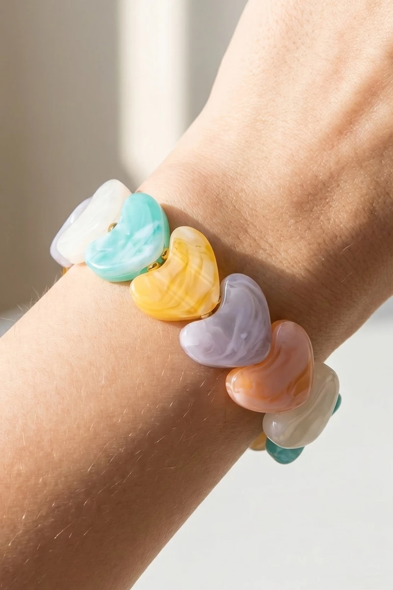 Acrylic Chunky Heart Bead Stretch Bracelet