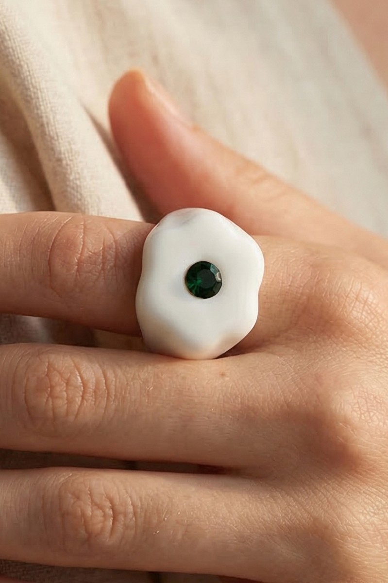 Floral Resin Emerald Rhinestone Fashion Ring