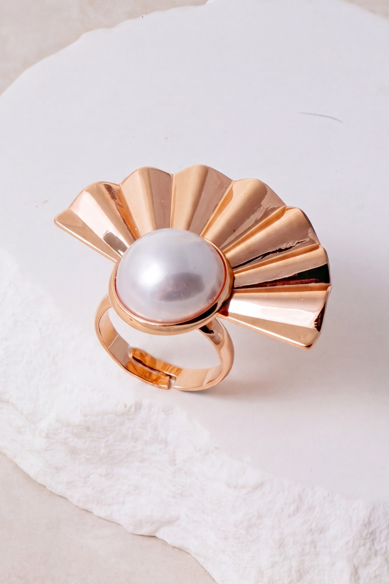 Fluted Shell Pearl Statement Cocktail Ring