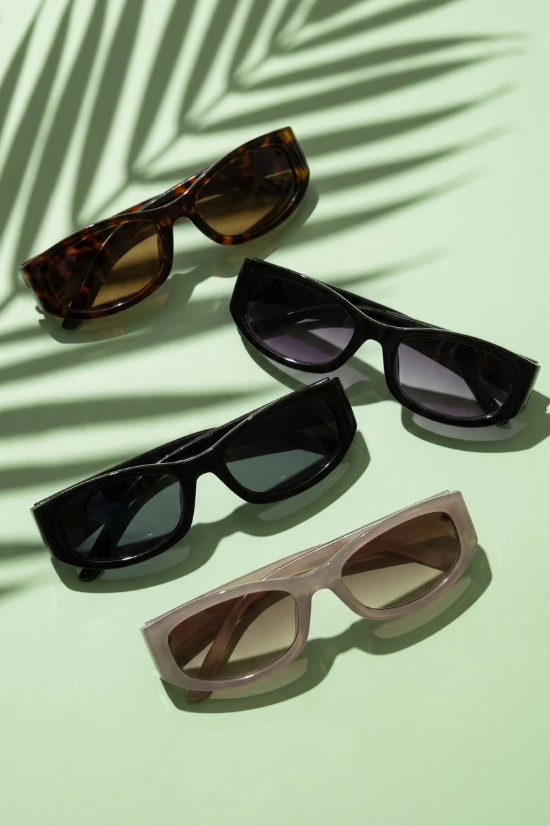 Bold Rectangle Frame Sunglasses