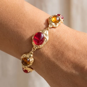 Molten Bezel Oval Cabochon Link Bracelet