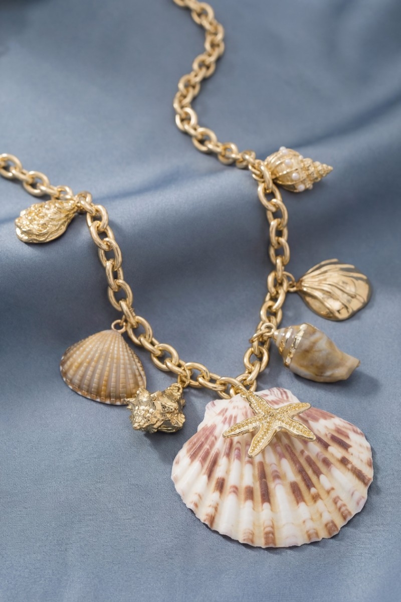 Large Sea Shell Pendant And Charms Chain Necklace
