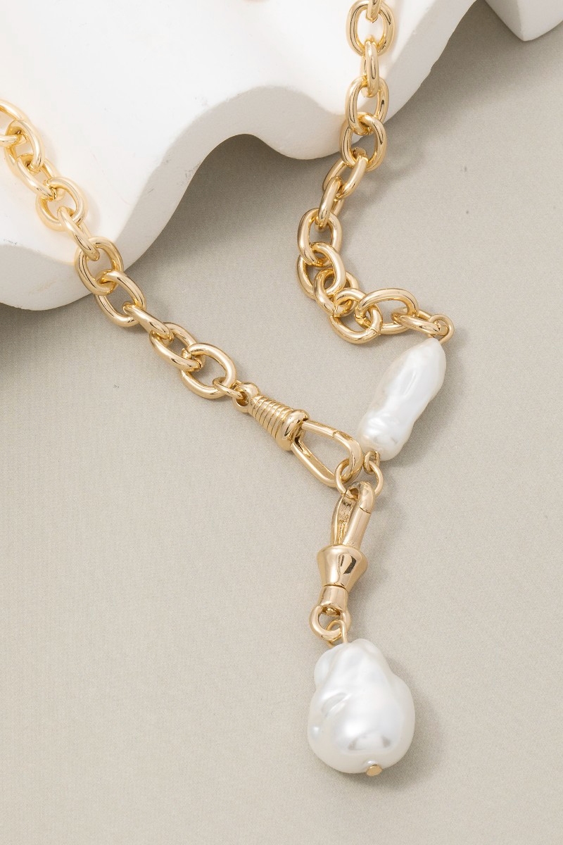 Pearl Pendant Chain Necklace