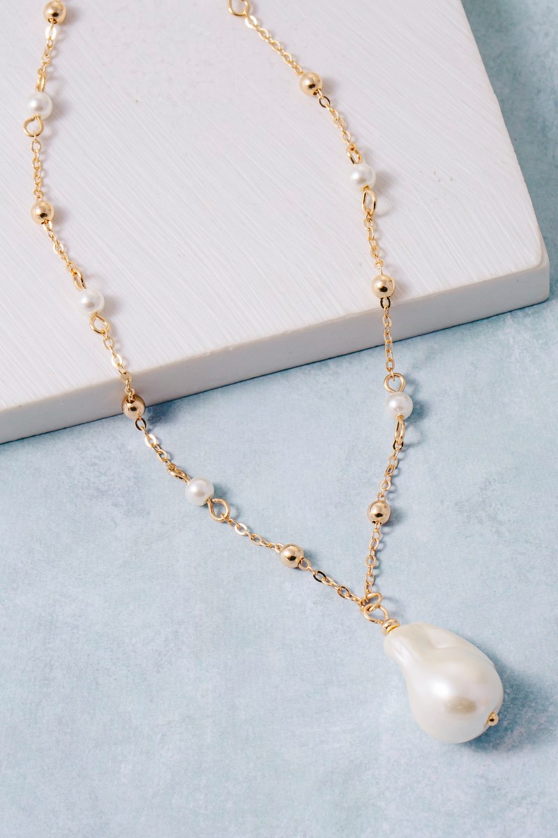 Pearl Station Chain Pearl Pendant Necklace