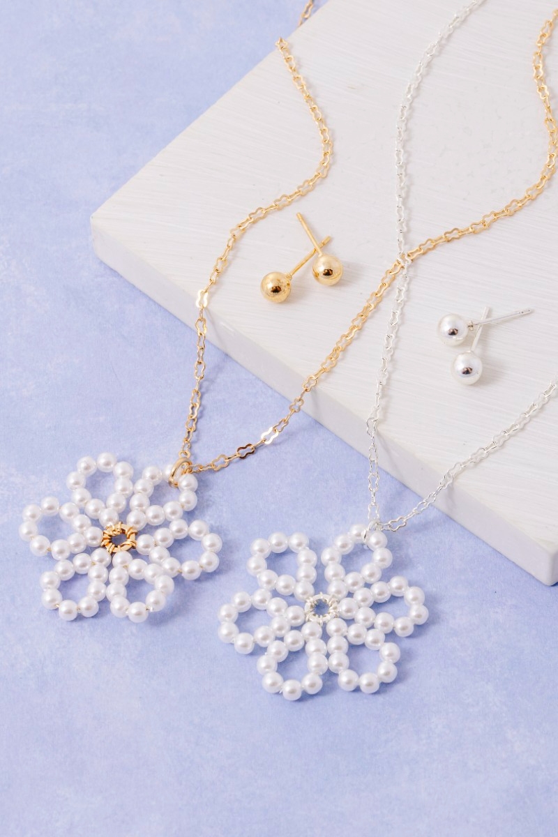 Pearl Beaded Flower Pendant Chain Necklace Set